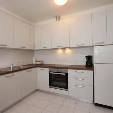 Apartment In Insel Krk 14593